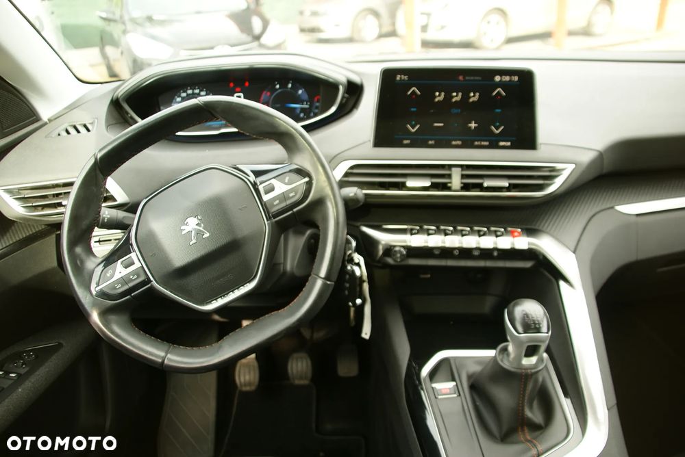 Peugeot 3008 - 17