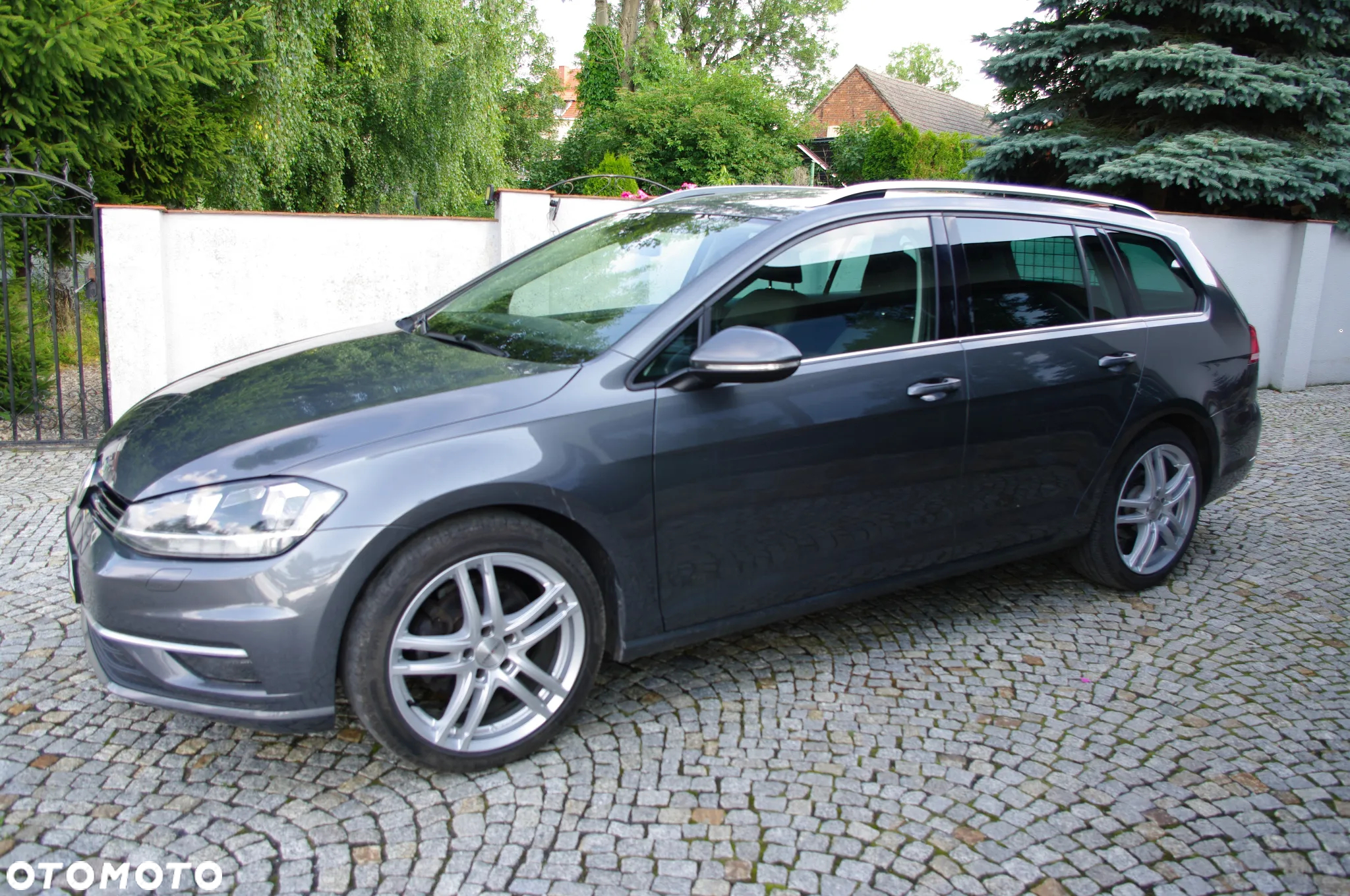 Volkswagen Golf 2.0 BlueTDI DSG Highline - 8