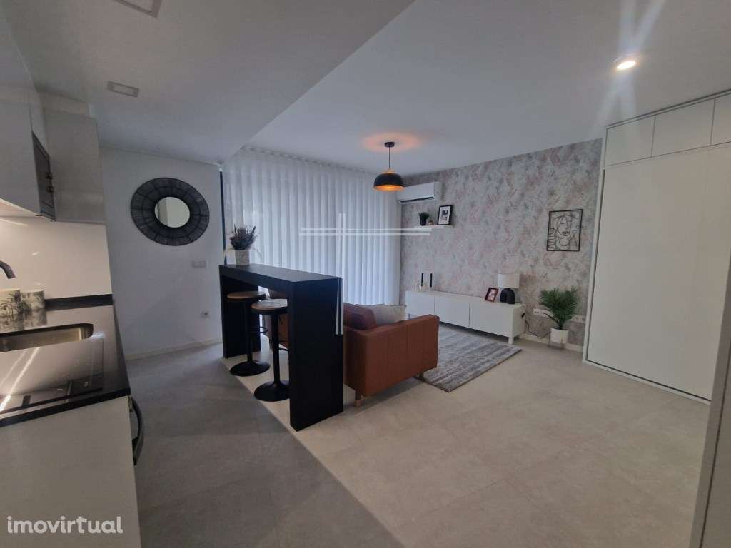 Apartamento totalmente mobilado e equipado - Avenidas Novas - Grande imagem: 5/10