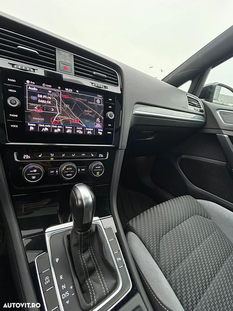 Volkswagen Golf 2.0 TDI 150CP DSG R-Line - 33