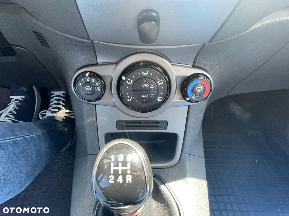 Ford Fiesta VAN - 9