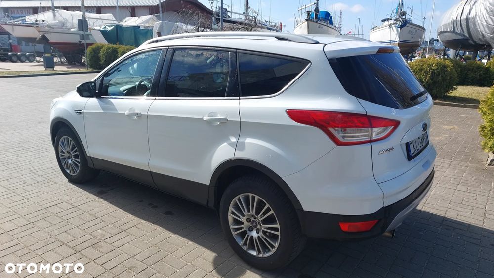Ford Kuga 1.6 EcoBoost 2x4 Titanium - 9