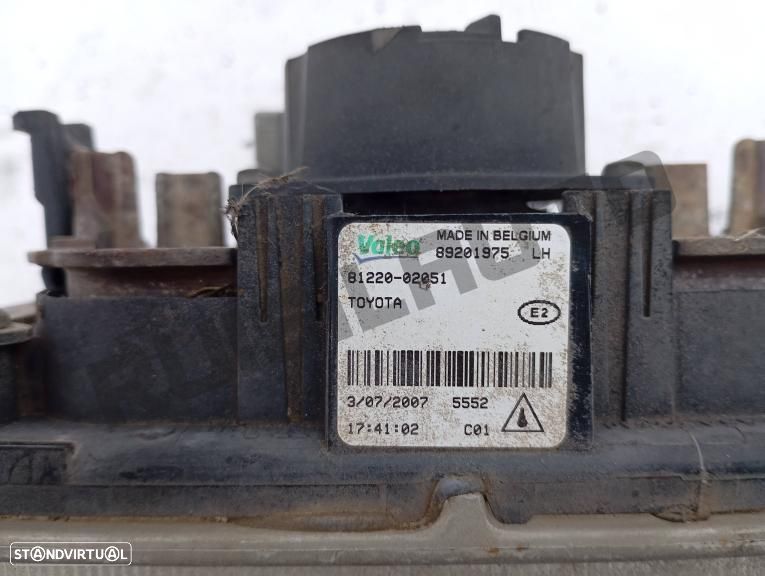 Ótica / Farol Nevoeiro Frente Esquerdo 81220-02051 Toyota Corol - 3