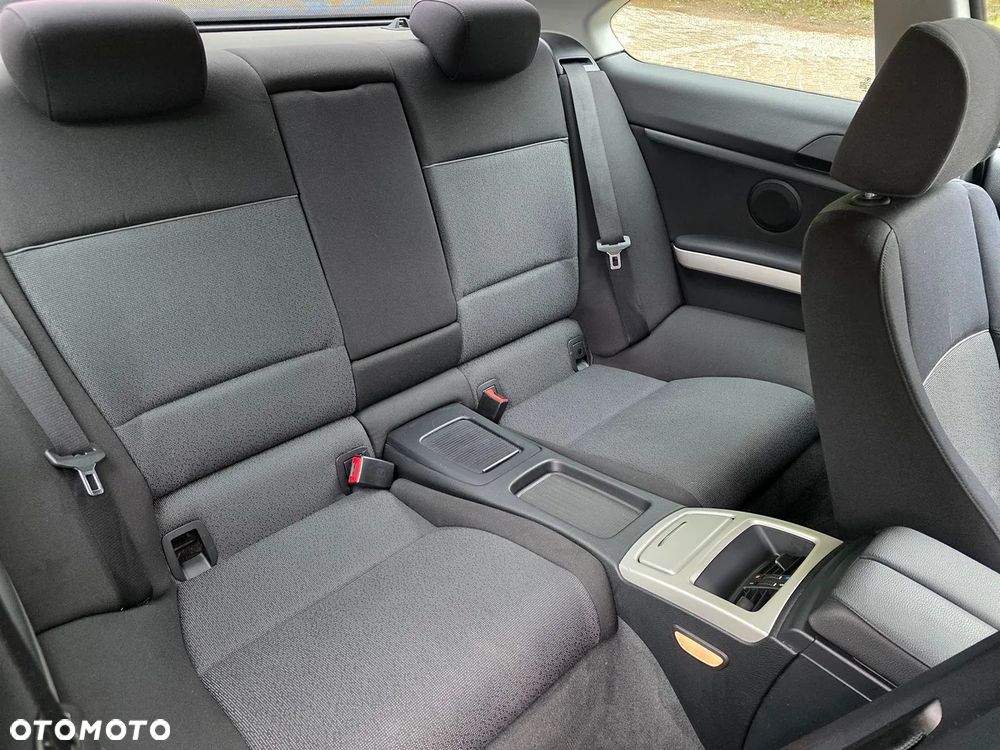 BMW Seria 3 320i Edition Exclusive - 14