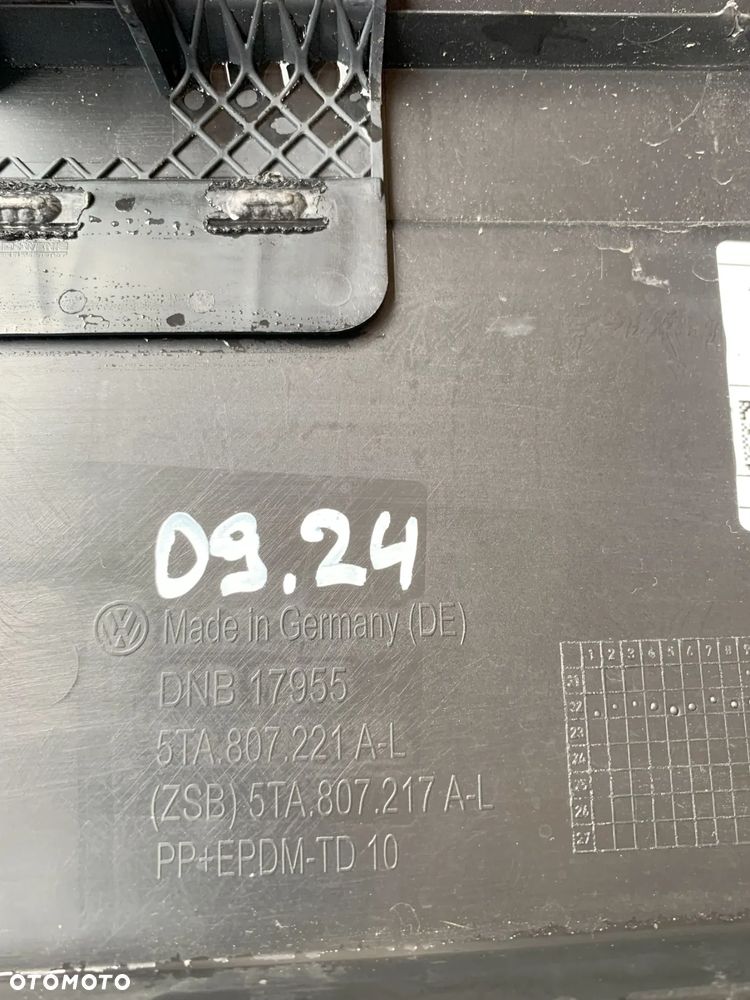 Volkswagen Touran 15r SPR PDC Zderzak przod przedni 2015 - 6