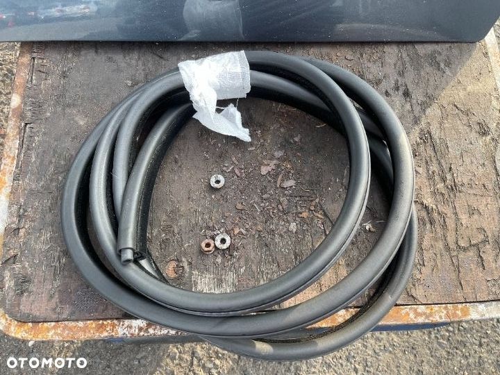 Uszczelka tylna drzwi lewa = prawa jak nowa Bmw e39 sedan - 1