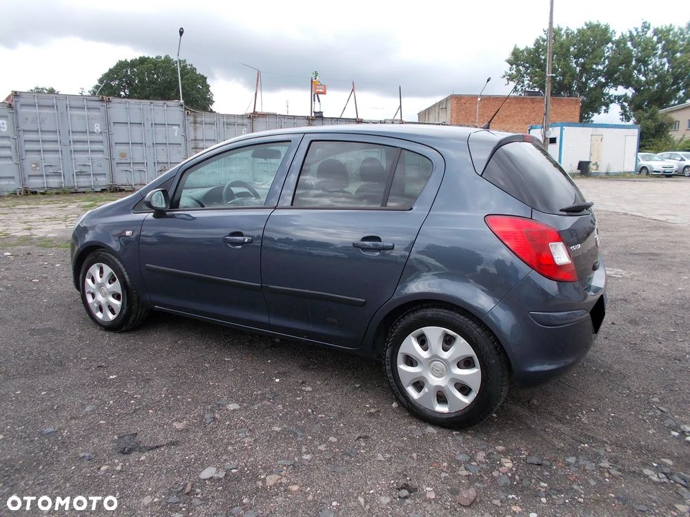 Opel Corsa 1.2 16V Enjoy - 4