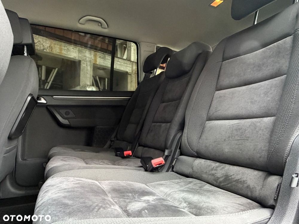 Volkswagen Touran 2.0 TDI DPF Highline - 21