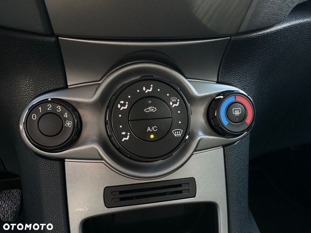 Ford Fiesta - 20