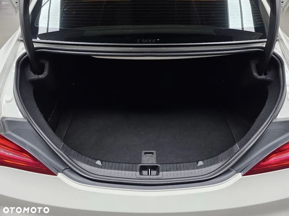 Mercedes-Benz CLA - 17