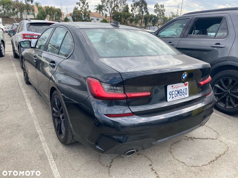 BMW Seria 3 330i M Sport - 4