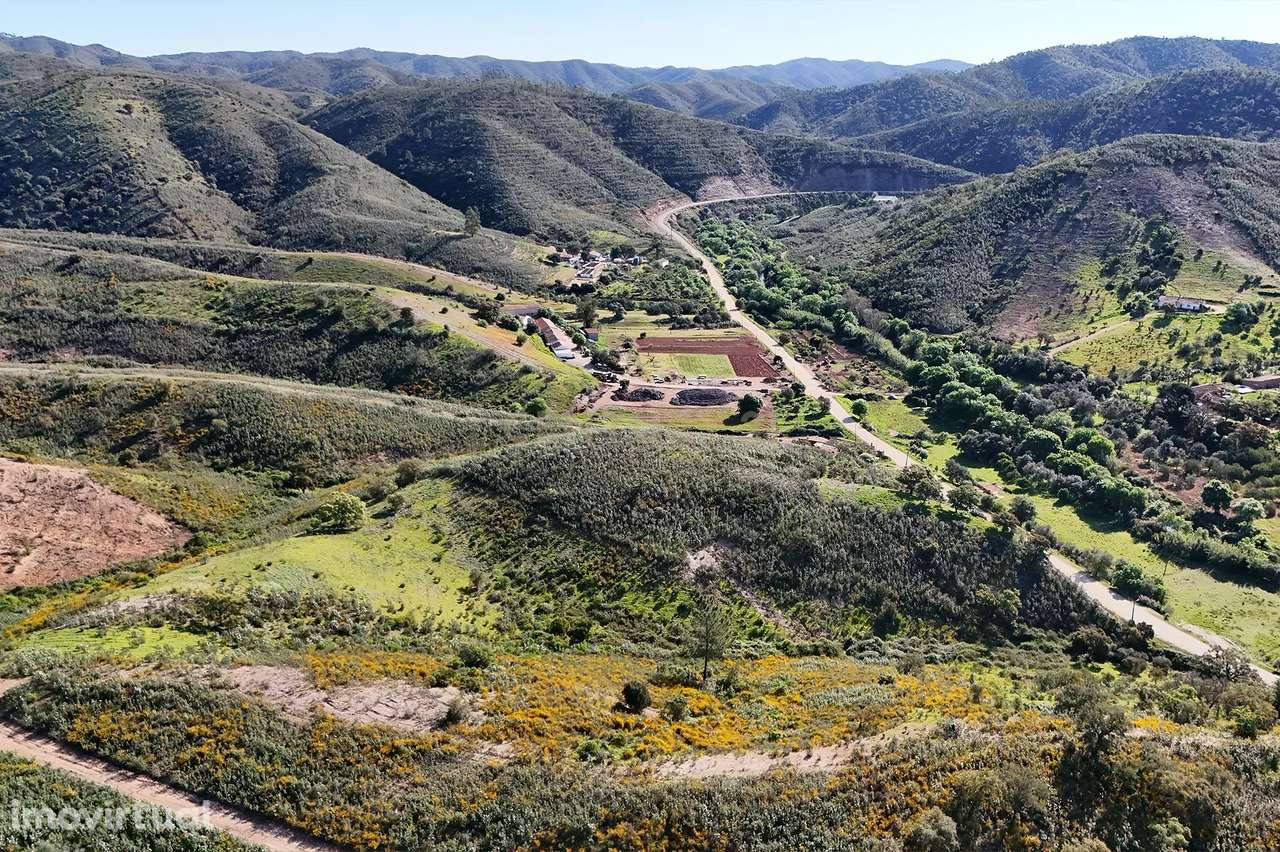 Terreno rústico com 7.480 m², a 15 minutos de São Bartolomeu de Messin - Grande imagem: 5/8