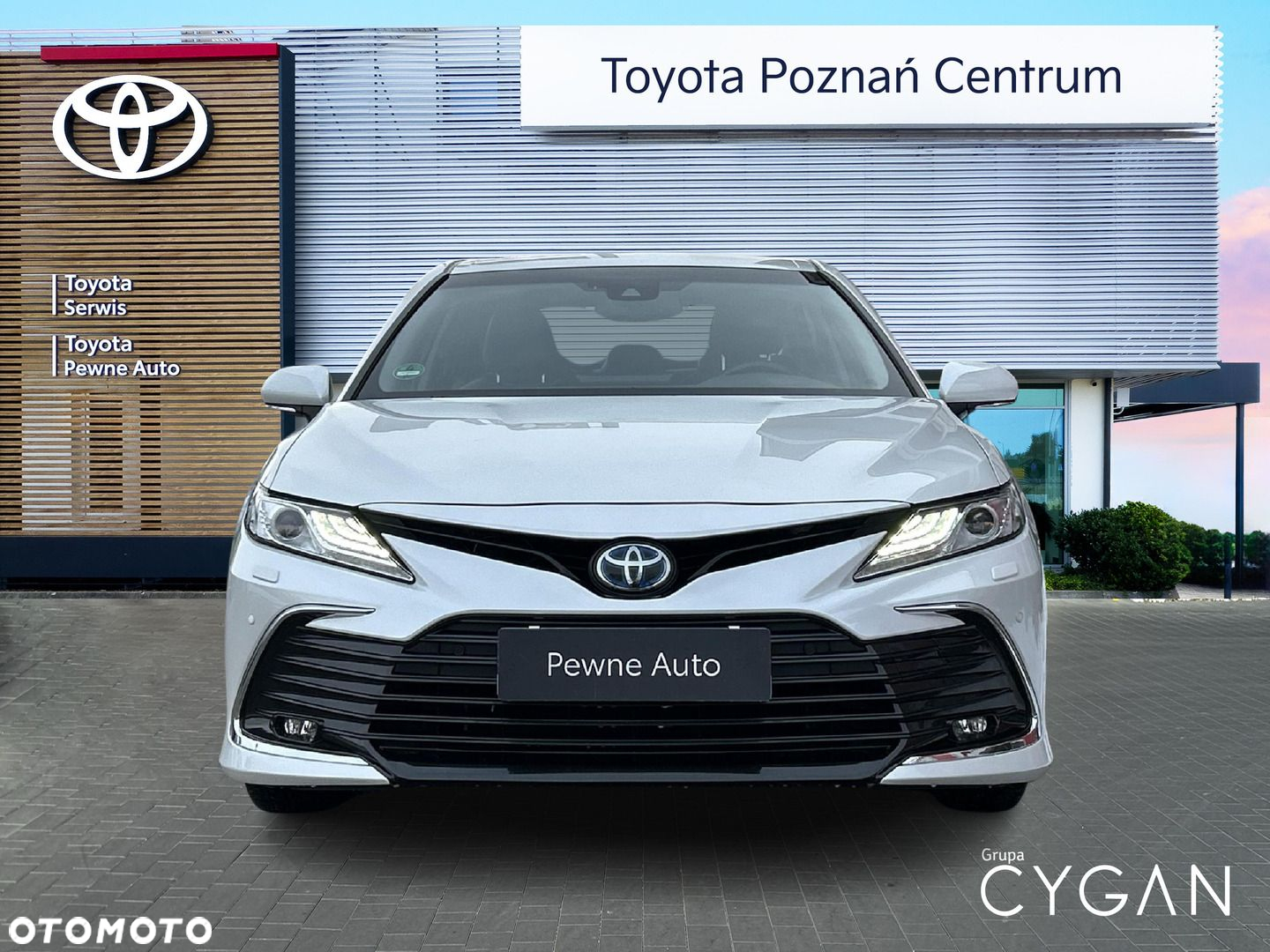 Toyota Camry - 3