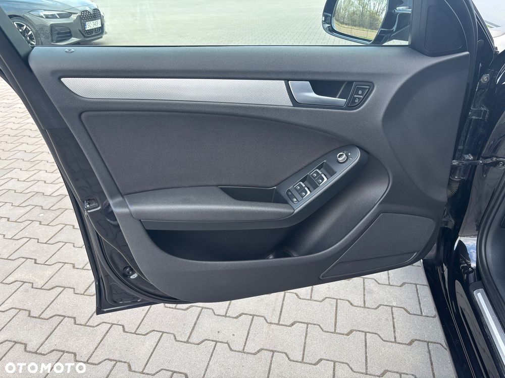 Audi A4 Avant 2.0 TDI DPF quattro Attraction - 25