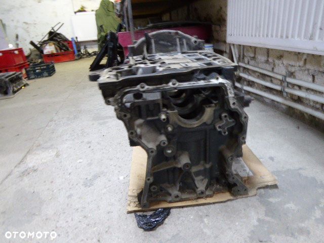 DUCATO JUMOER BOXER III  BLOK SILNIKA TULEJA PODSTAWA 4HV 2.2 HDI TDCI JTD - 5