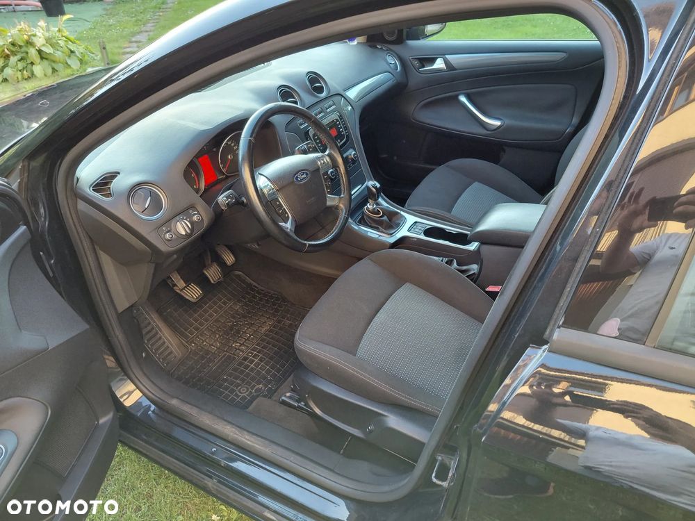 Ford Mondeo 2.0 TDCi Ambiente - 8