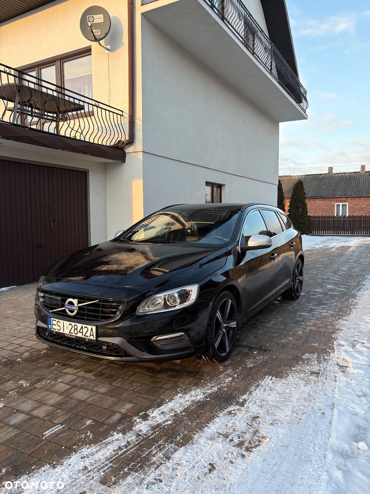Volvo V60 D3 Drive-E R-Design Momentum - 1