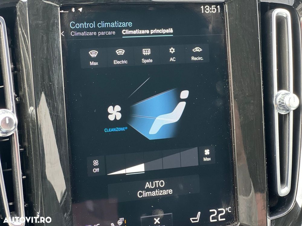 Volvo XC 40 B4 AT8 Mild Hybrid Momentum Pro - 21