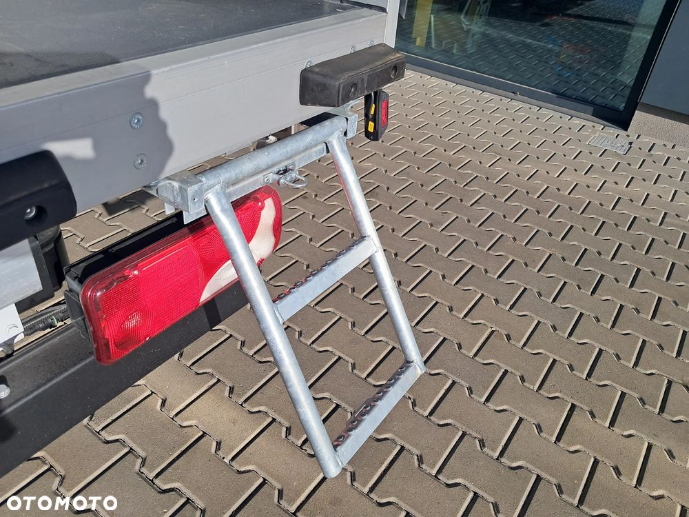 Mercedes-Benz eSprinter 420 - 23