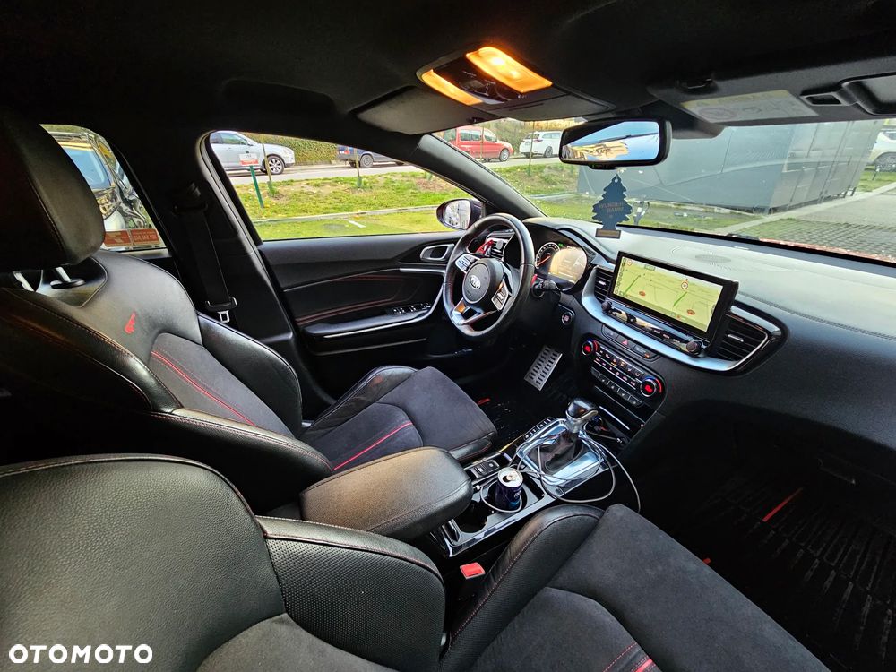 Kia ProCeed 1.6 T-GDI GT DCT - 14