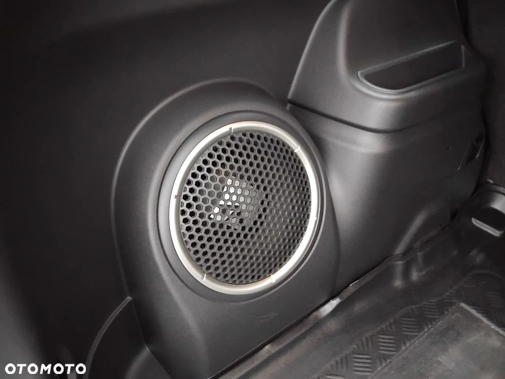 Mitsubishi Outlander 2.0 Invite + 2WD - 18