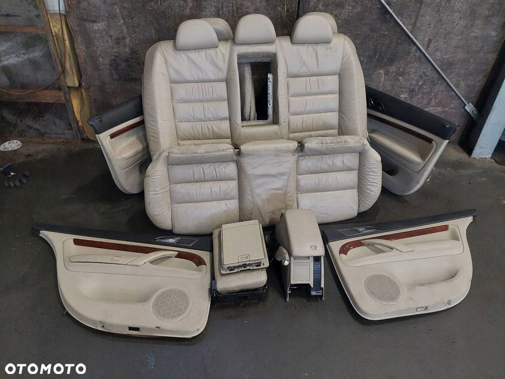 KOMPLET FOTELI PRZÓD + KANAPA TYŁ + BOCZKI + PODŁOKIETNIK SKODA SUPERB I - 1