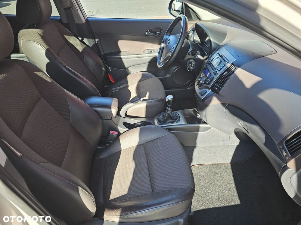 Hyundai i30 i30cw 2.0 Style - 21