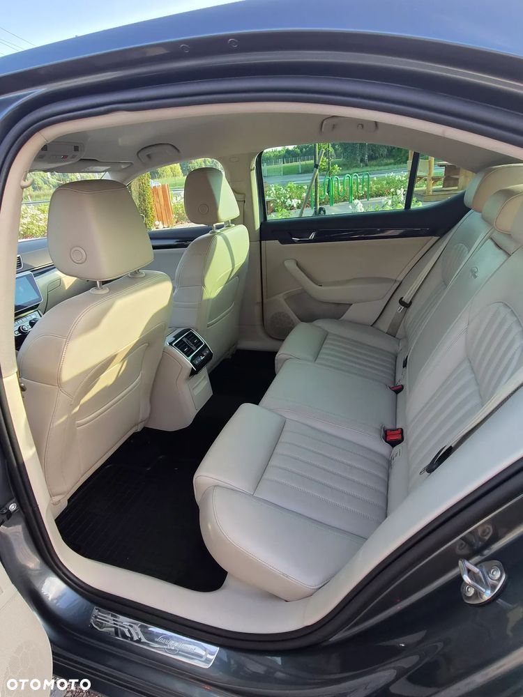 Skoda Superb 2.0 TDI 4x4 L&K DSG - 13