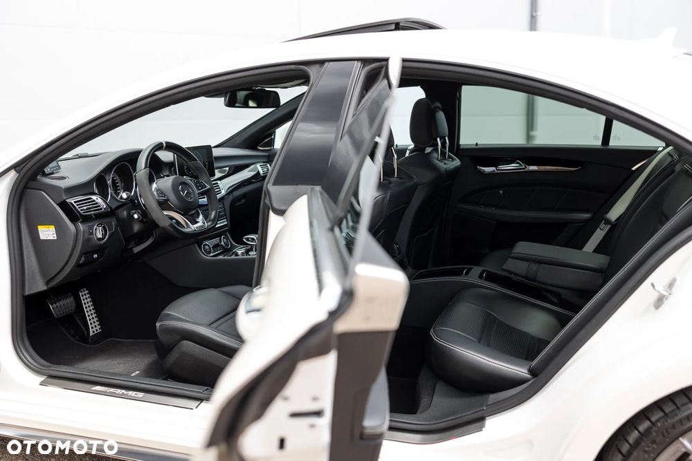 Mercedes-Benz CLS - 19