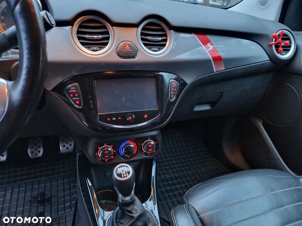Opel Adam 1.4 Turbo S - 32