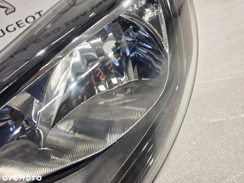 FORD FOCUS MK3 10- KOMPLET LAMP LEWA + PRAWA LAMPA PRZEDNIA PRZÓD CIEMNA ST / TITANIUM , NR BM51-132029-CH / BM51-13W030-CH , NR AUKCJI LPP264 - 25