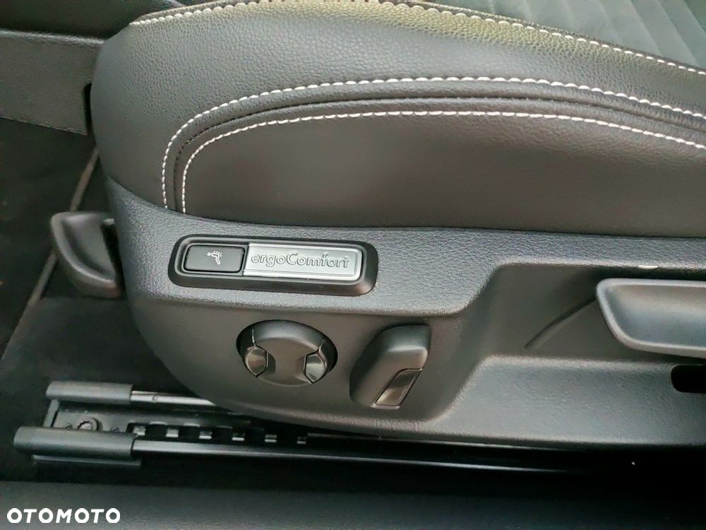 Volkswagen Passat 2.0 TDI BMT SCR Highline DSG7 - 28