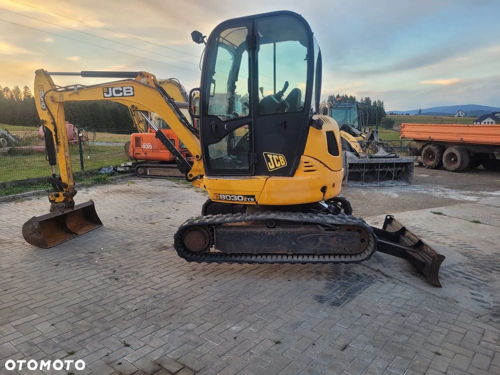 JCB 8030 - 1