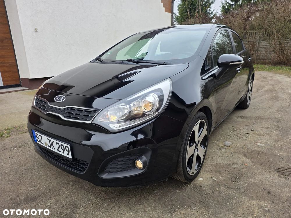 Kia Rio 1.4 Dream Team Edition - 28