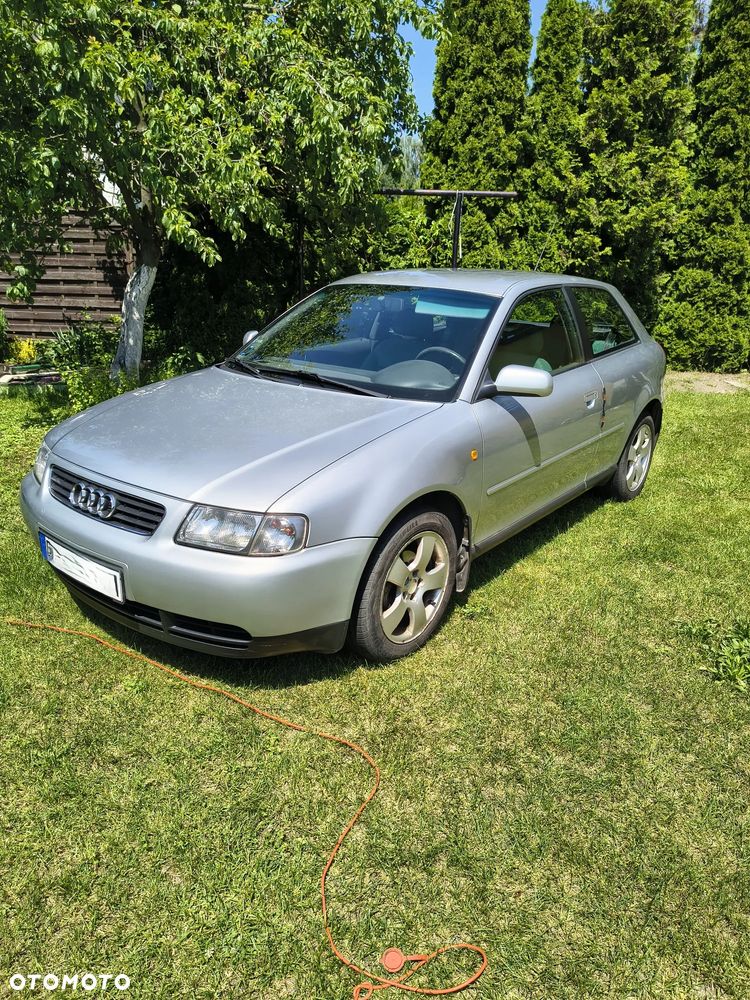 Audi A3 3-drzwiowe 1.6 Ambiente - 1