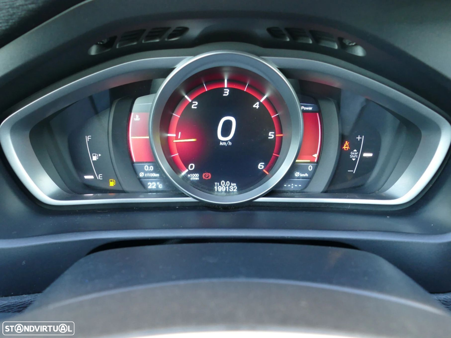 Volvo V40 2.0 D2 R-Design Momentum - 18