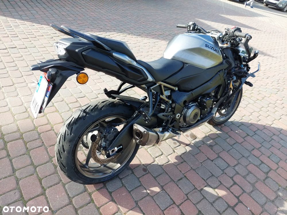 Suzuki GSX 1000 - 5