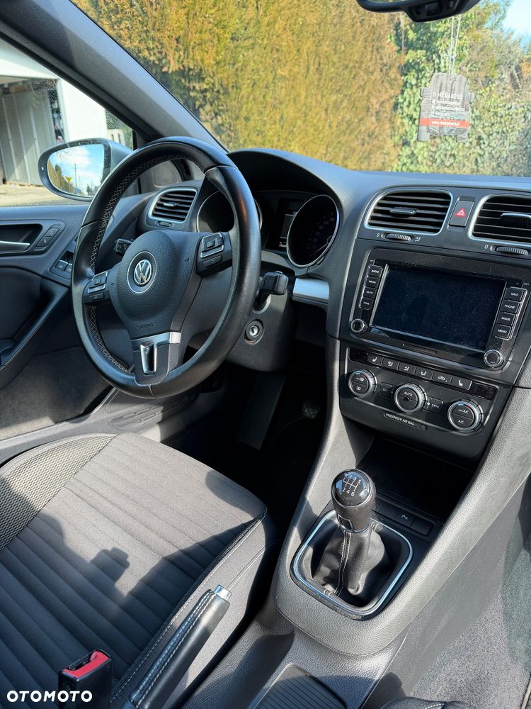Volkswagen Golf - 22