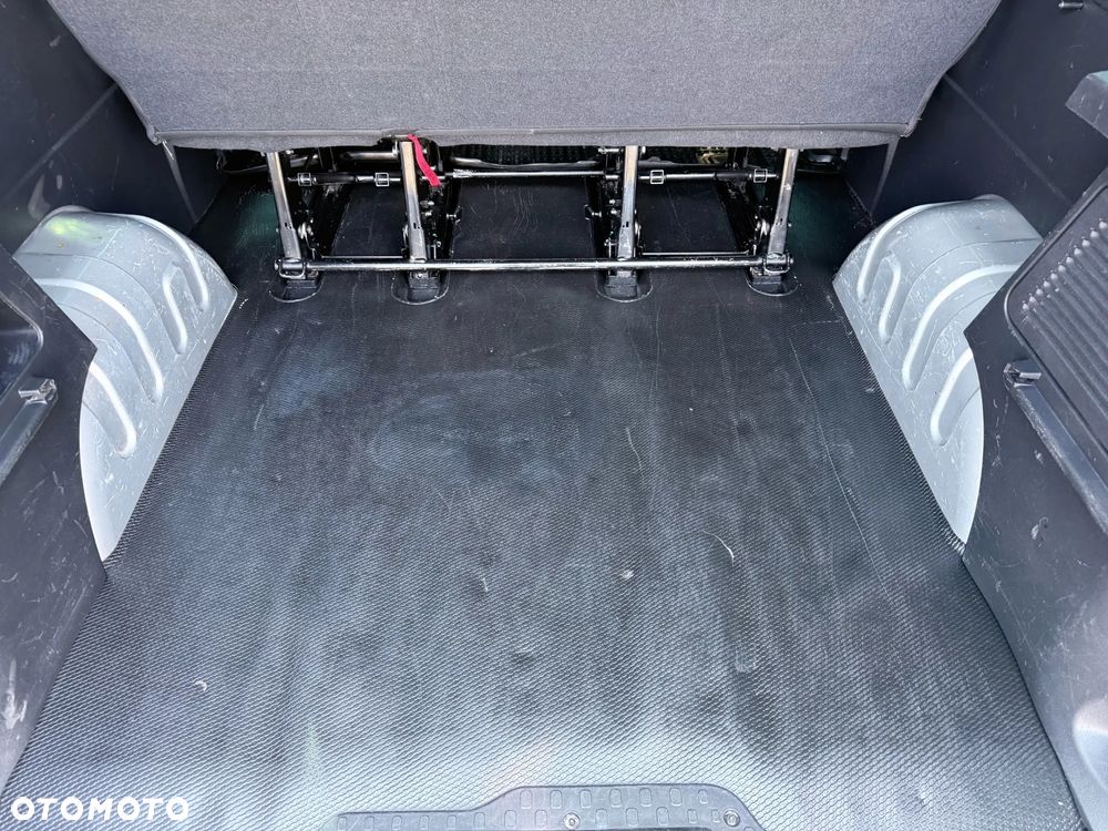 Renault Trafic Grand 2.0 dCi - 6