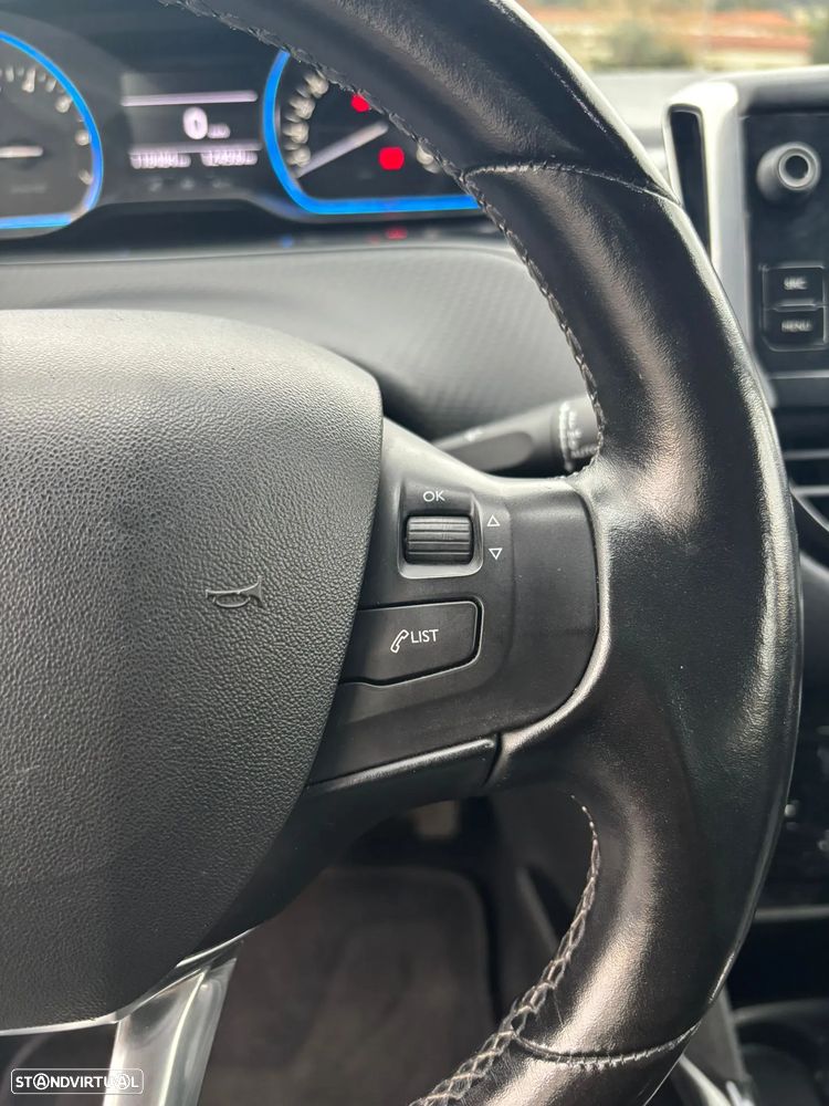Peugeot 2008 PureTech 110 Stop&Start Allure - 24
