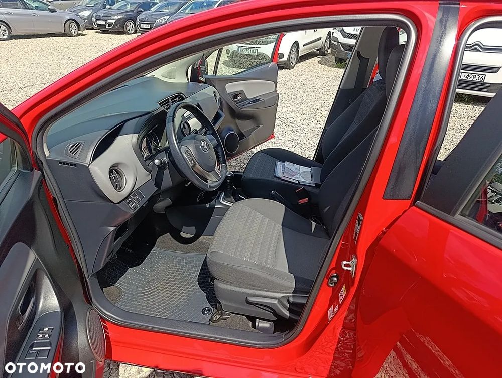 Toyota Yaris 1.0 Premium EU6 - 12