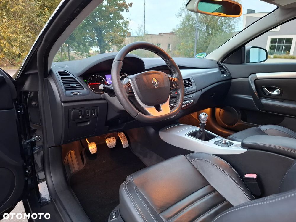 Renault Laguna dCi 180 FAP GT - 18