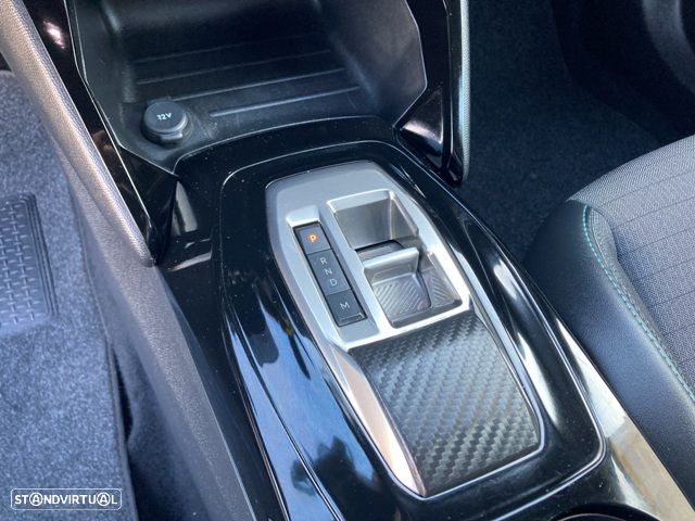 Peugeot 2008 BlueHDi 130 EAT8 Allure - 28