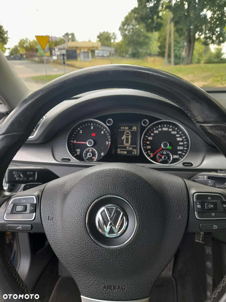 Volkswagen Passat 2011 photo 5