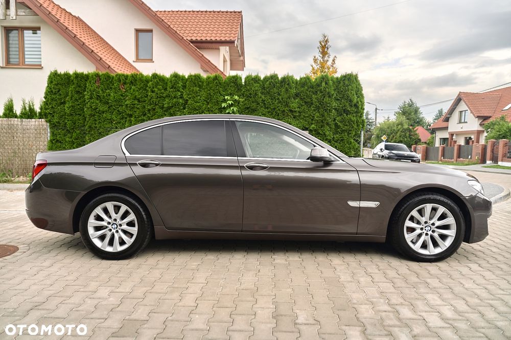 BMW Seria 7 750d xDrive Blue Performance Edition Exclusive - 13
