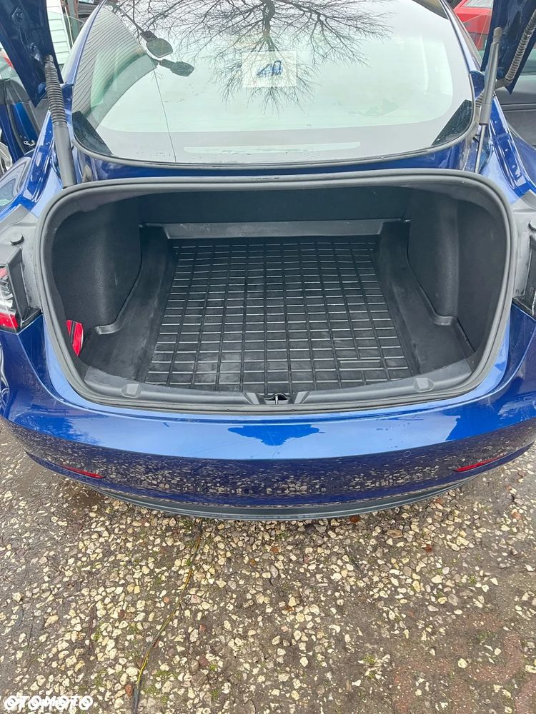 Tesla Model 3 Langstreckenbatterie Allradantrieb Dual Motor - 11