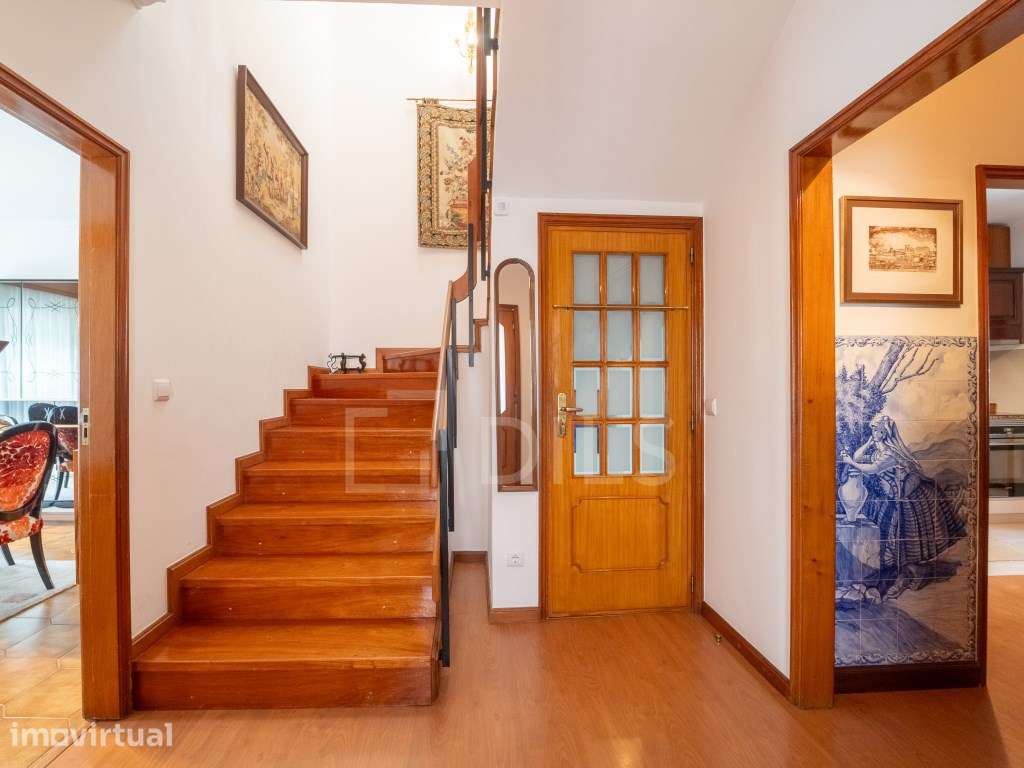 Moradia T5 renovada em Gondomar - Grande imagem: 3/44