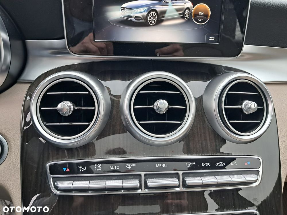 Mercedes-Benz Klasa C 300 7G-TRONIC - 28
