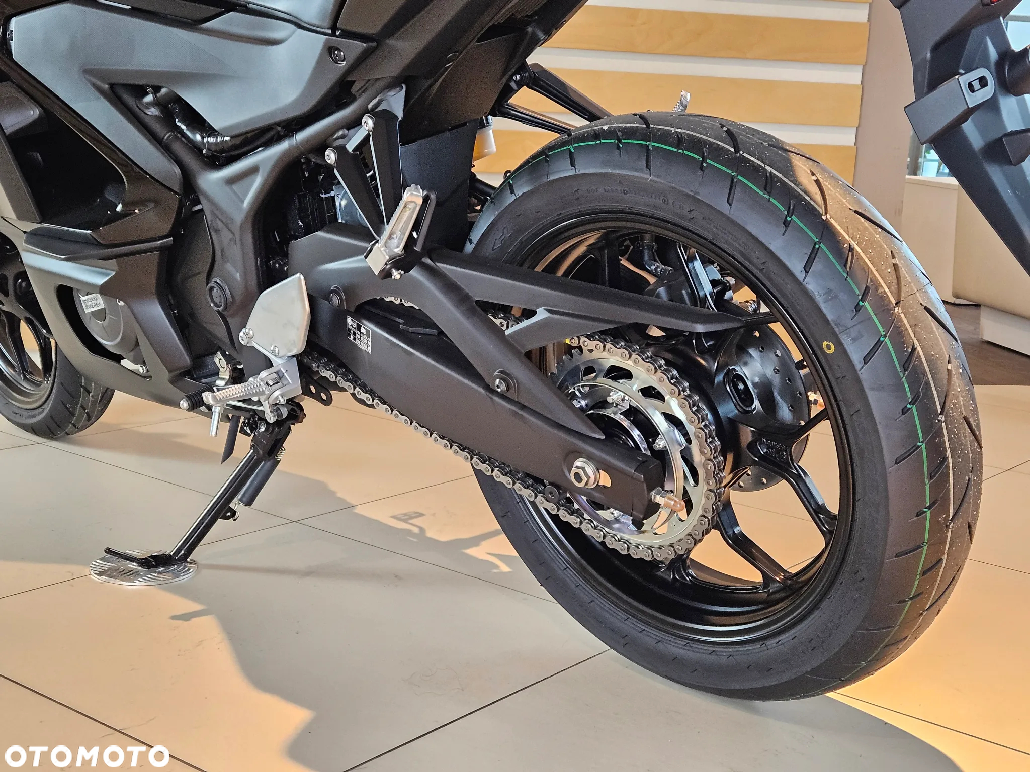 Yamaha R3 - 12