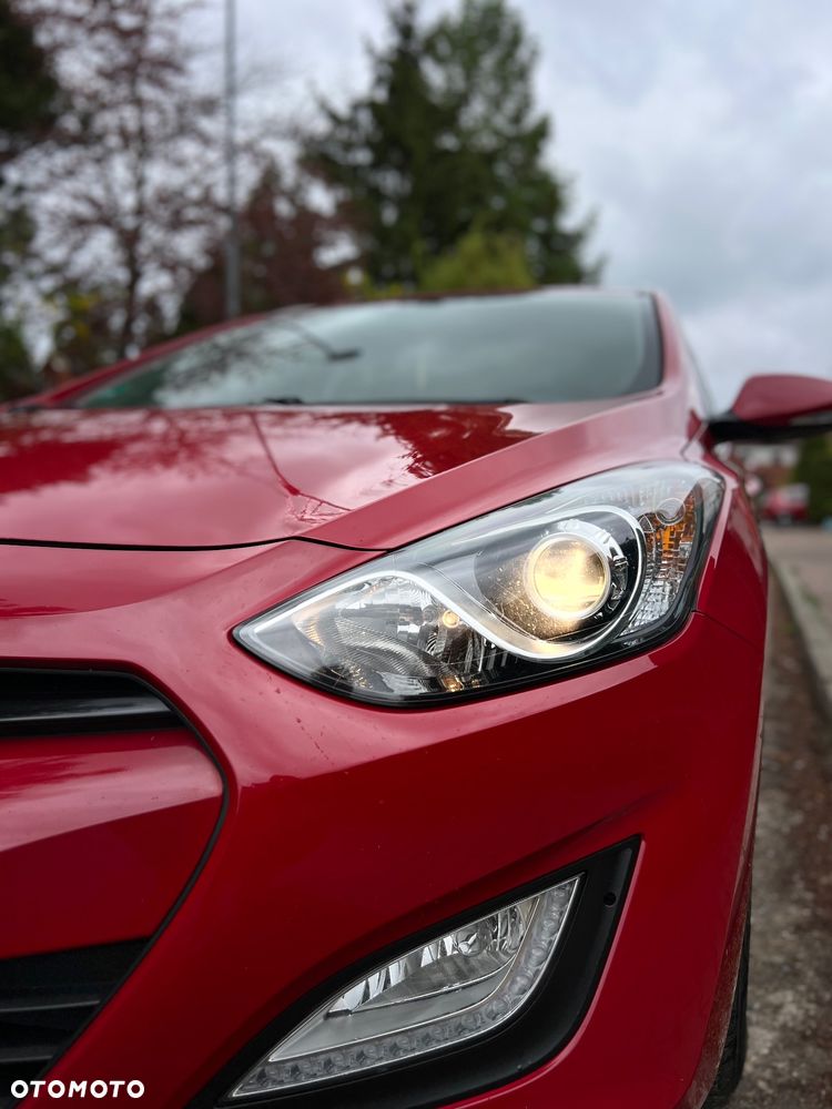 Hyundai i30 i30cw 1.4 Intro Edition - 8